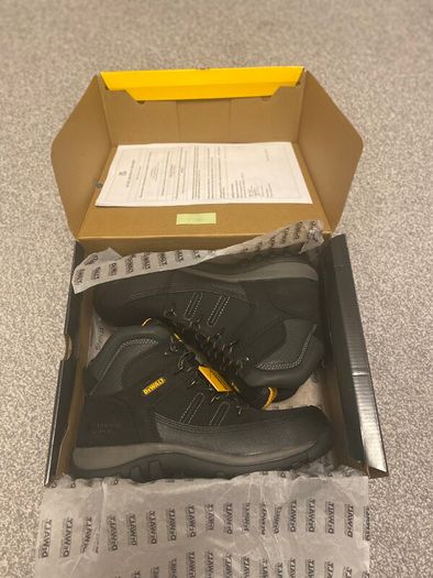 DeWalt safety boots