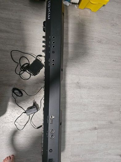 Yamaha mx 61 mx61 Synthesizer
