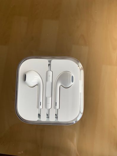 Apple Earphones never used