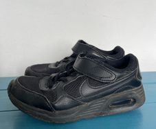 Boys Nike school trainers uk1