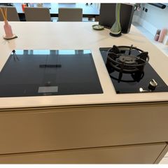 Siemens iQ700 60cm Induction Hob and iQ700 Gas Domino 30cm Ceramic Hob