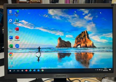 Samsung 22" Lcd Screen With Vga & Dvi Connection