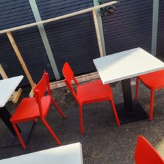 Cafe. Deli style seating