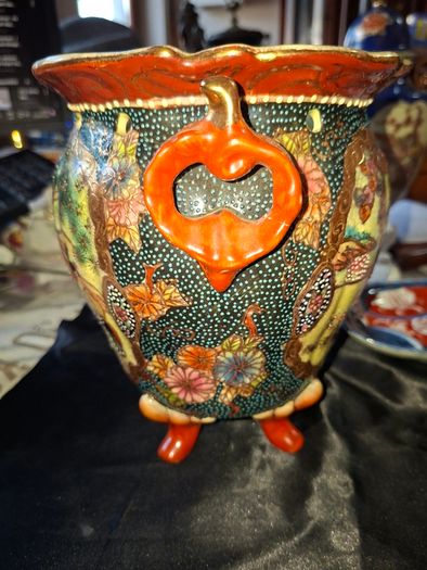 Beautiful Vintage Chinese Satsuma Style Footed Planter Moriage Geisha Cachepot Jardiniere,. Add a touch of classic Hollywood Regency flair to your home