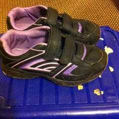 Girls trainers