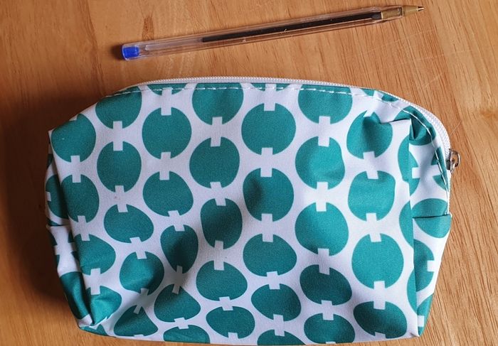 New - A Small Make up / Wash Bag - Waterproof - #