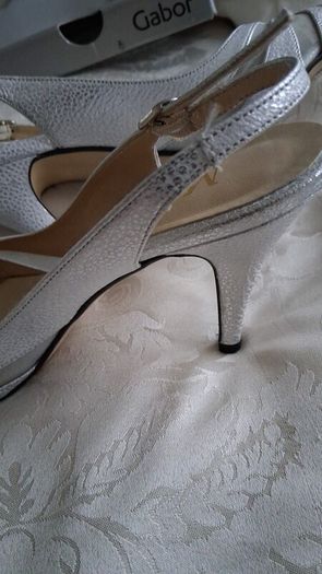 Sandal silver