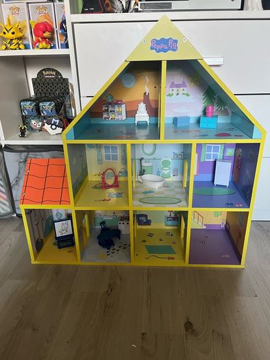 Peppa pig wooden house