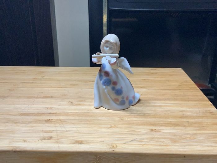 Figurines