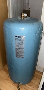 Hot water cylinder 42X18