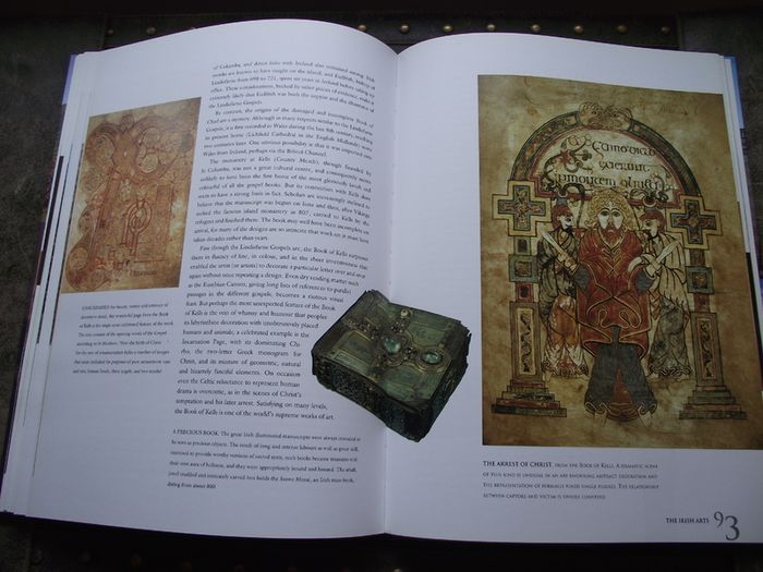 "Heritage of Ireland: A History of Ireland & its People" by Nathaniel Harris