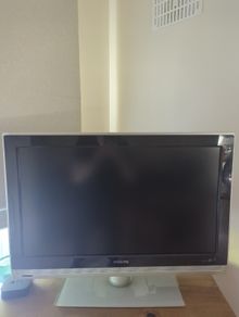 Classic Philips TV (32inch) + DVD Player Included