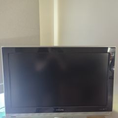Classic Philips TV (32inch) + DVD Player Included