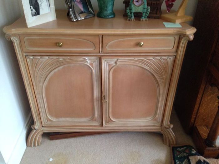 Italian dresser