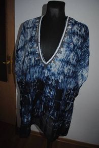 Oversize Holidays Top size UK14 EUR42 Postage included
