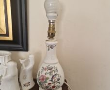 Aynsley pembroke table lamp