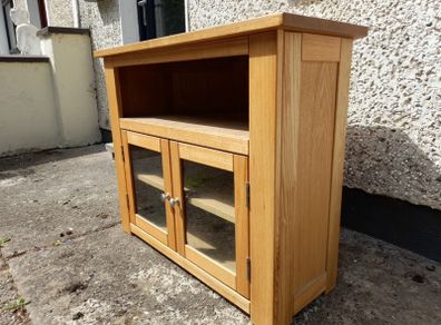 Tv Stand // Free