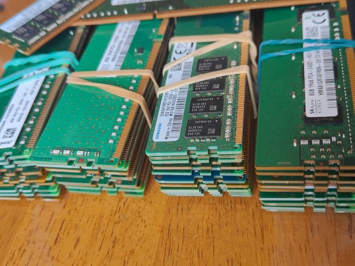 Memory ram DDR4  8GB pc and server