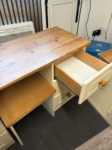 Dressing Table and matching bedside lockers