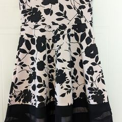 beautiful floral dress from Quiz.