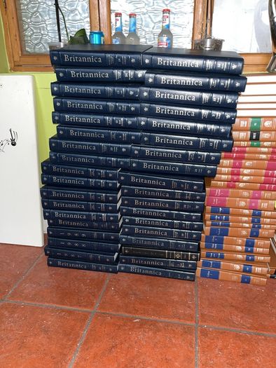 Encyclopaedia Britannica Book Collection