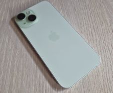 iphone 15 128gb great condition + mouse case