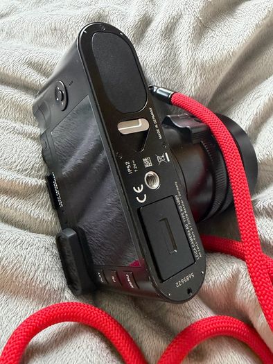 leica q2 in excellent condition, used rarely, boxed