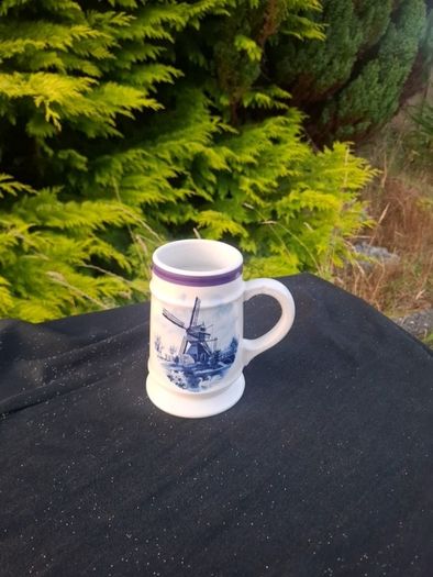 Blue delft mug postage possible