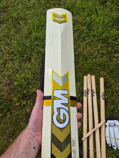 Gunn & Moore GM Maxi Select Adult Cricket Bat