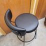 bar stool Image 3