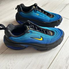 Nike Air blue boys runners Size 4