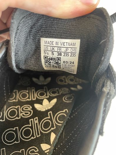 Black Adidas Spezial