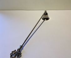 Metal candle snuffer