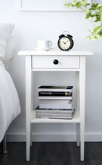 2 x Hemnes bedside table / lockers white