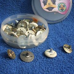 GOLF SHOE SPIKES - an assortment of golf shoe spikes/studs - FREE TO COLLECT