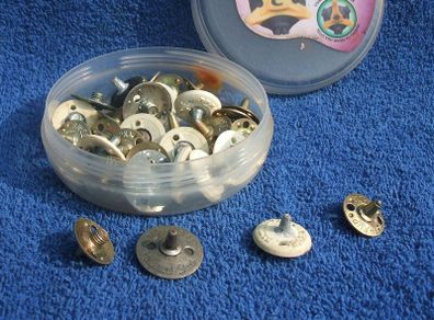 GOLF SHOE SPIKES - an assortment of golf shoe spikes/studs - FREE TO COLLECT
