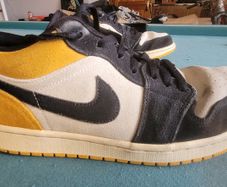 Nike Air Jordan 1 LowSail University Gold Black