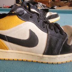 Nike Air Jordan 1 LowSail University Gold Black