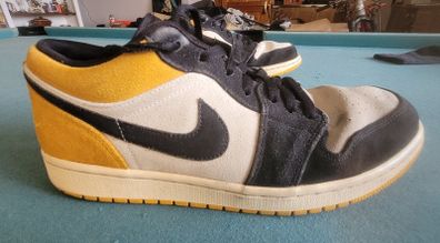 Nike Air Jordan 1 LowSail University Gold Black