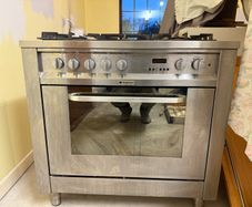 Hotpoint EG900X Gas oven & Extractor fan