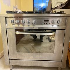 Hotpoint EG900X Gas oven & Extractor fan