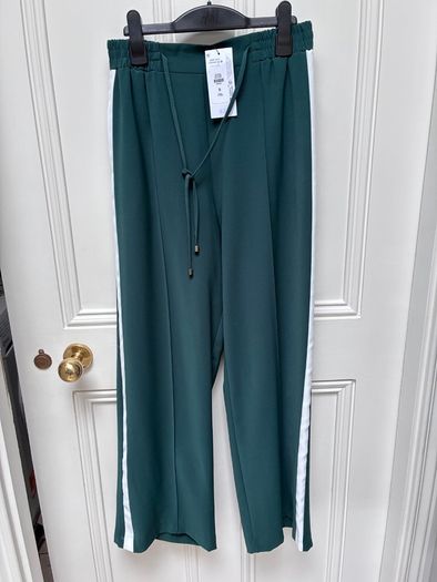 NEW Sporty white strip wide leg tailored trousers: size small / 10-12