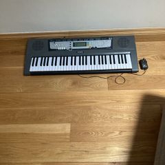Yamaha keyboard EZ-200