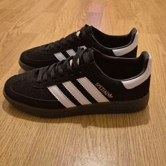 Black and white trainers size 6