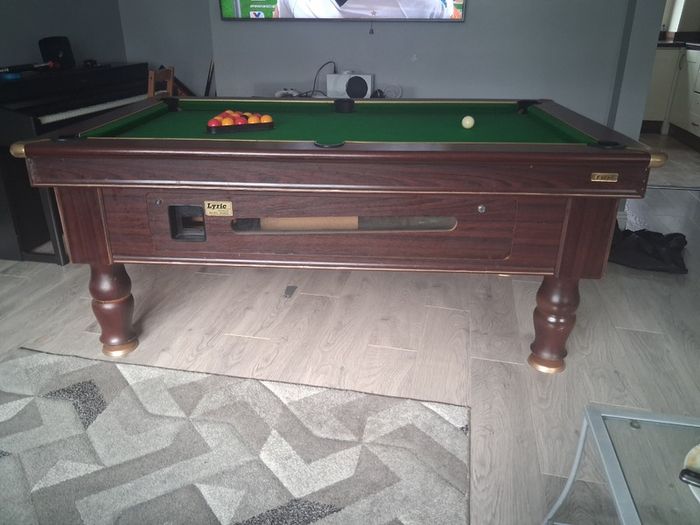 Pool table