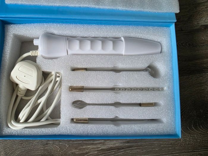 PRICE DROPP TUMAKOU High Frequency Facial Wand (4-in-1 Portable Machine) Acne Treatment, Skincare Device, Anti-Aging, Hair Growth, Beauty Tech, High Frequency Machine High Frequency Wand, TUMAKOU, D'Arsonval, Portable Facial Machine, Acne Spot Treatment, 