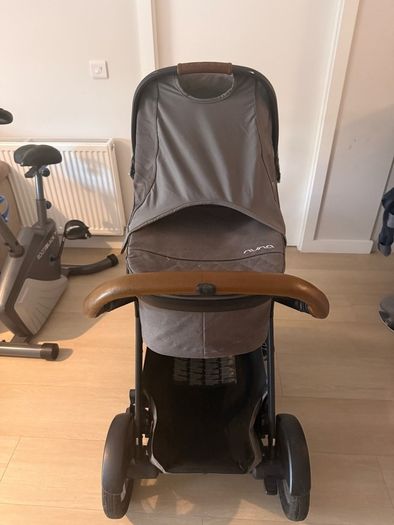 Nuna Pram 3 Piece set including car seat