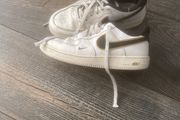 Nike Air Force (UK2.5)