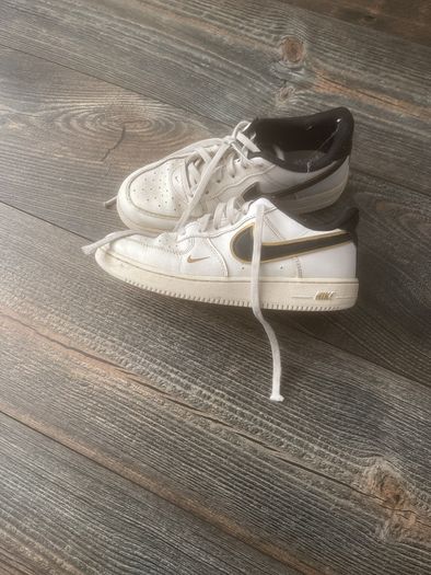 Nike Air Force (UK2.5)