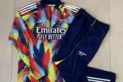 arsenal tracksuit kids age 9-10 two pieces